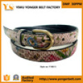 Ceinture en cuir de femme de tous types de boucles de ceinture avec motif de couleur sur celui-ci